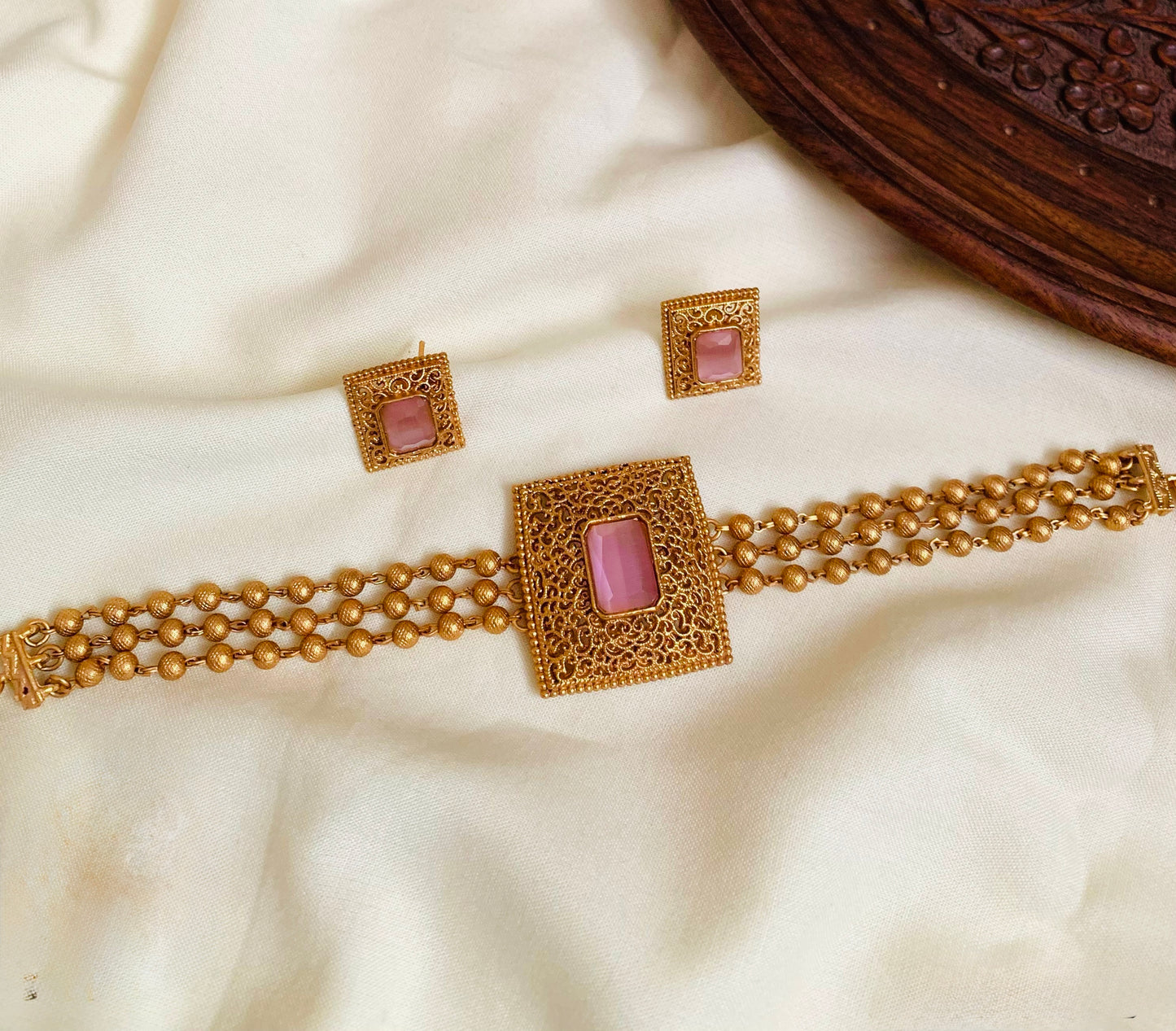 Choker Necklace